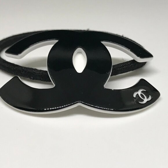 Black & White CC Pony Tail - Picture 8 of 16